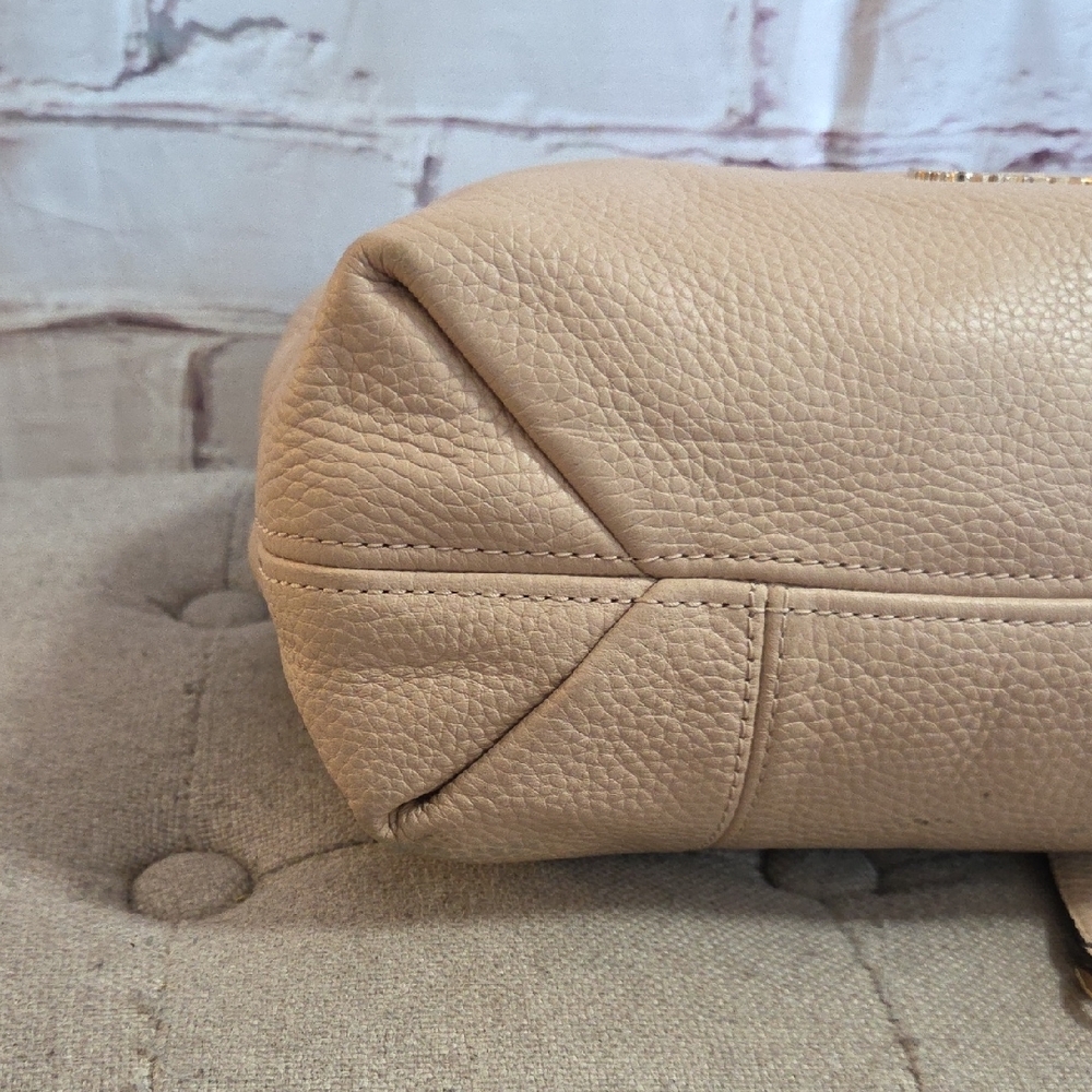Michael Kors Cream Shoulder Bag with Gold Accents - Picture 6 of 10